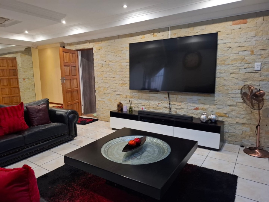 3 Bedroom Property for Sale in Mandela View Free State